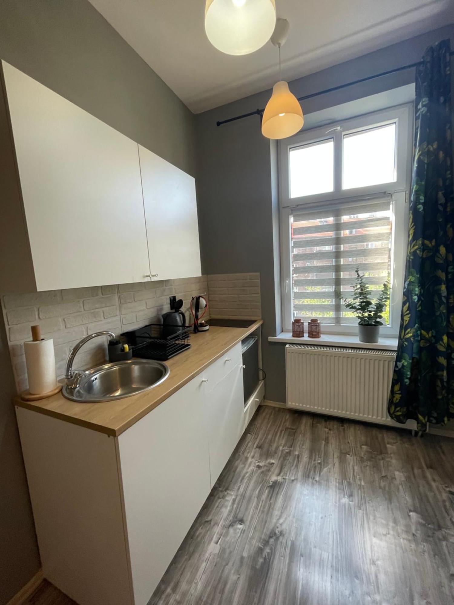 Apartament Kosciuszko Apartment คาโตวีตเซ ภายนอก รูปภาพ